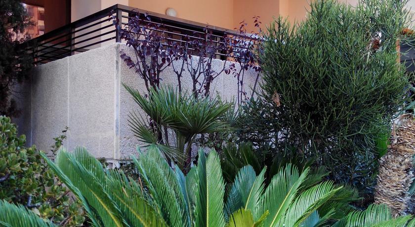 Halley Hotel & Apartments Affiliated By Melia Benidorm Exterior foto